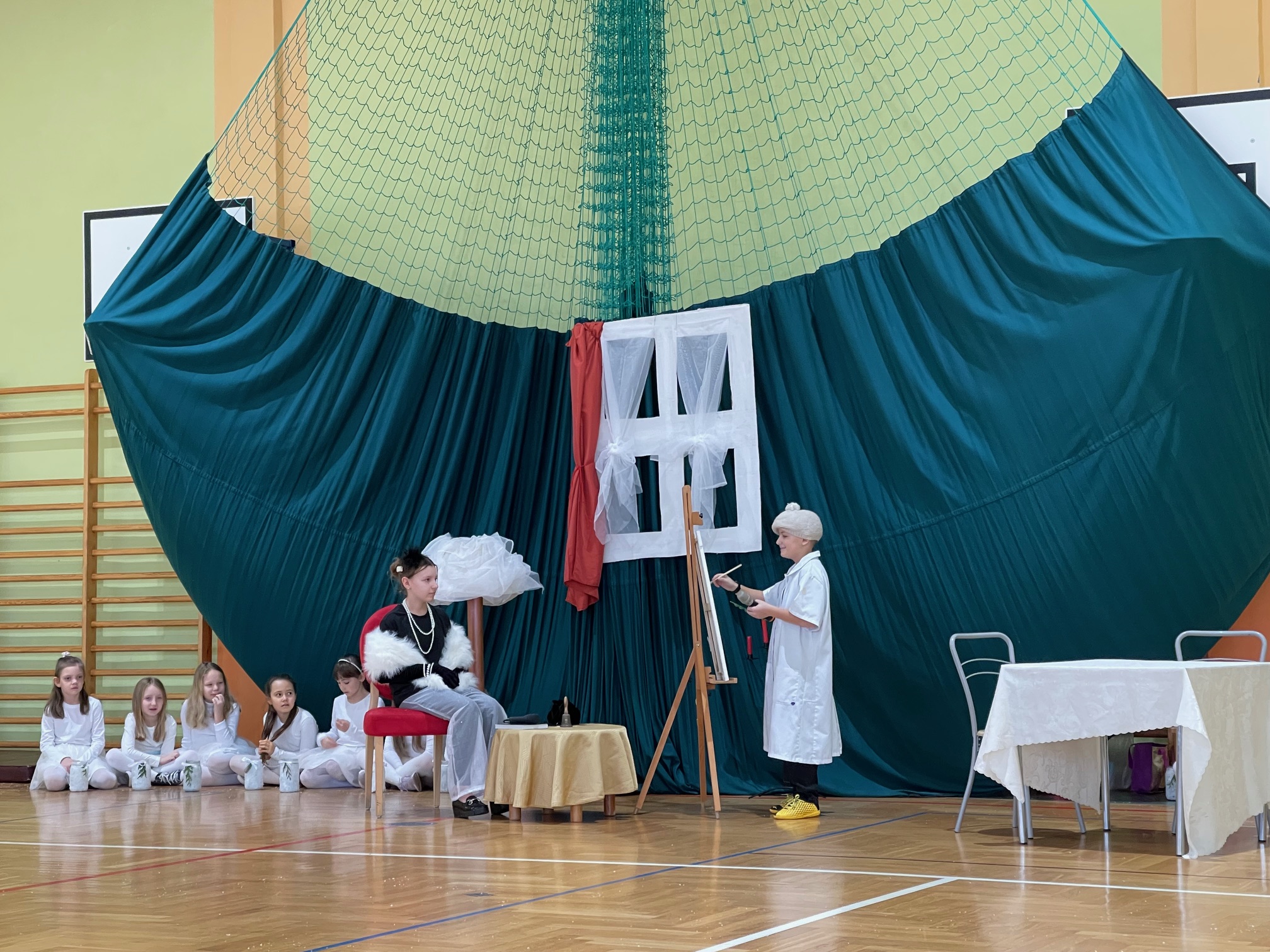 malarz maluje portret pani hrabiny