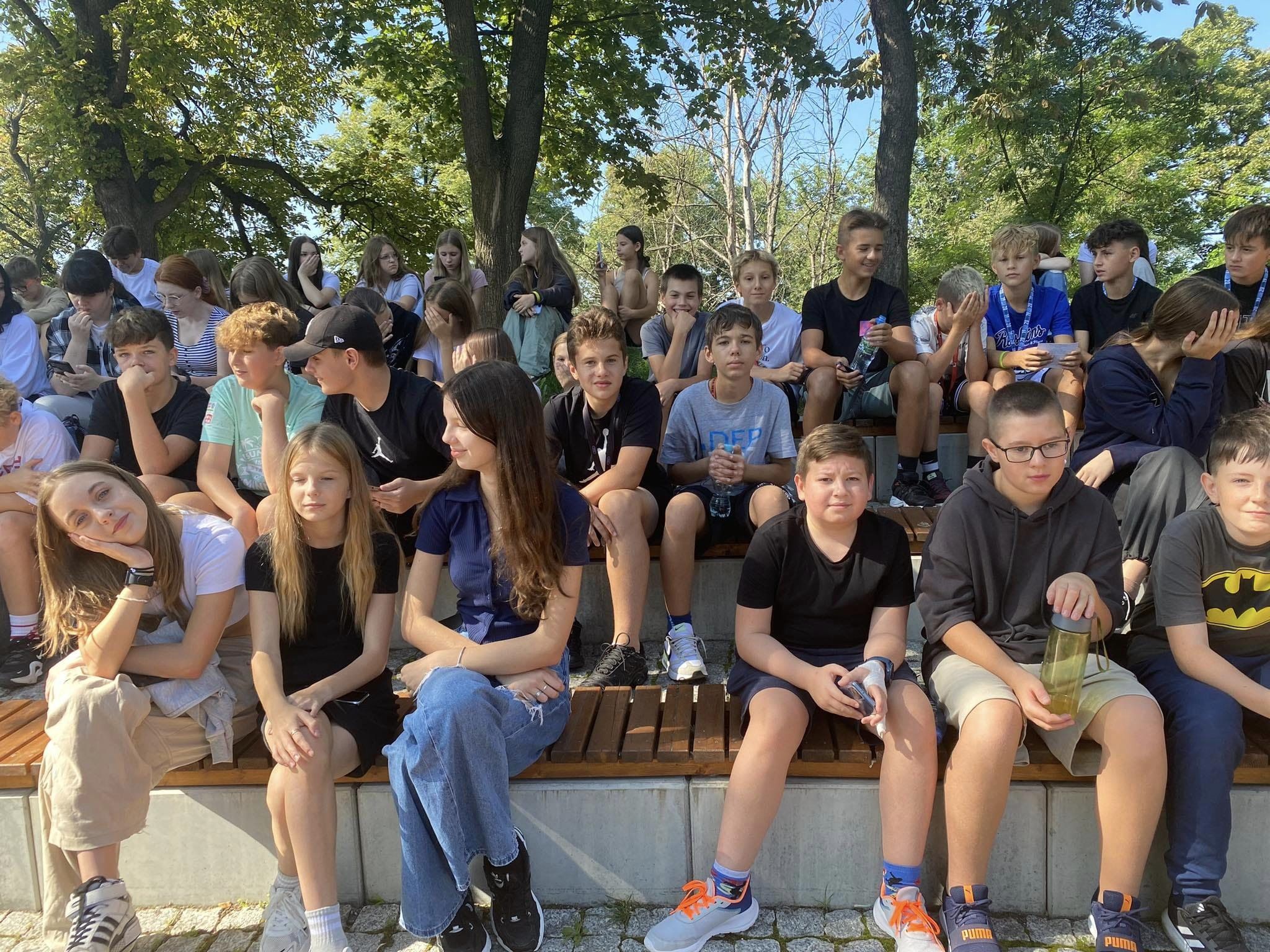 czniowie-sp5-podczas-narodowego-czytania